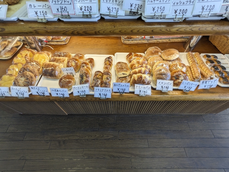 <宝泉堂パン店>お店外観 大船駅周辺のパン--宝泉堂パン店