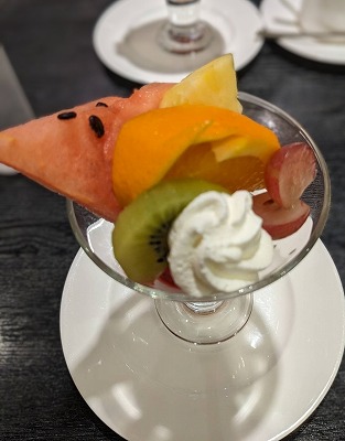 <タカノフルーツパーラー>ランチタイムメニュー 上大岡駅周辺のフルーツ・喫茶--タカノフルーツパーラー 京急上大岡店