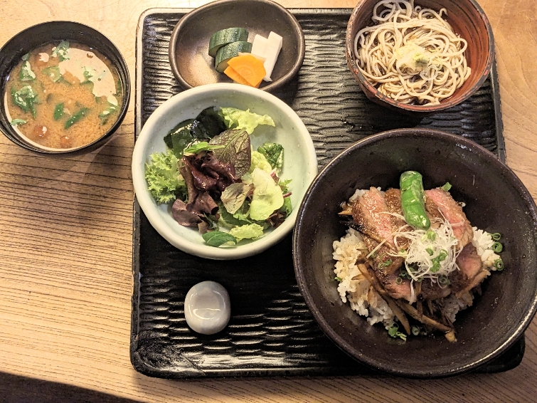 <九つ井>ステーキ丼 二子玉川駅周辺の和食--九つ井 玉川店