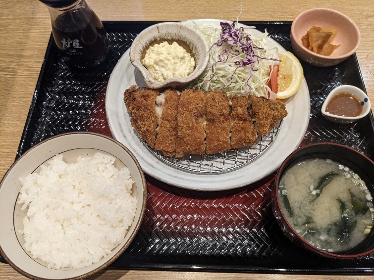<大戸屋ごはん処>バジルとチーズのアジフライ 代々木駅周辺の定食--大戸屋ごはん処 代々木駅前店
