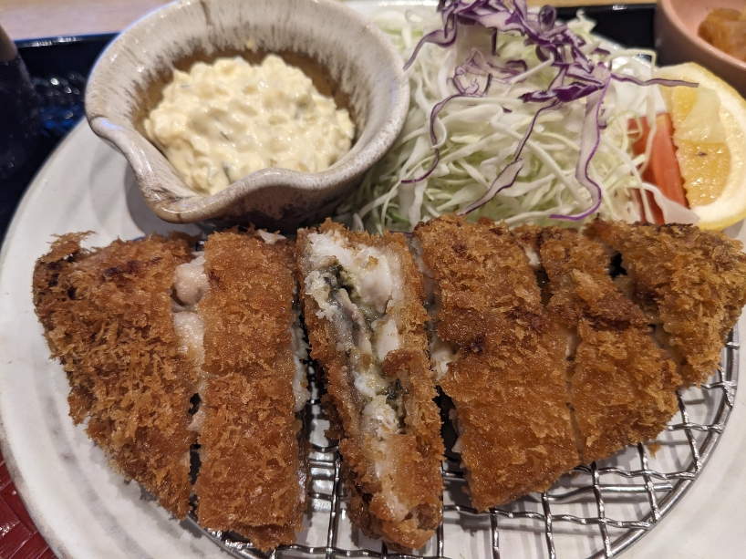 <大戸屋ごはん処>バジルとチーズのアジフライ 代々木駅周辺の定食--大戸屋ごはん処 代々木駅前店