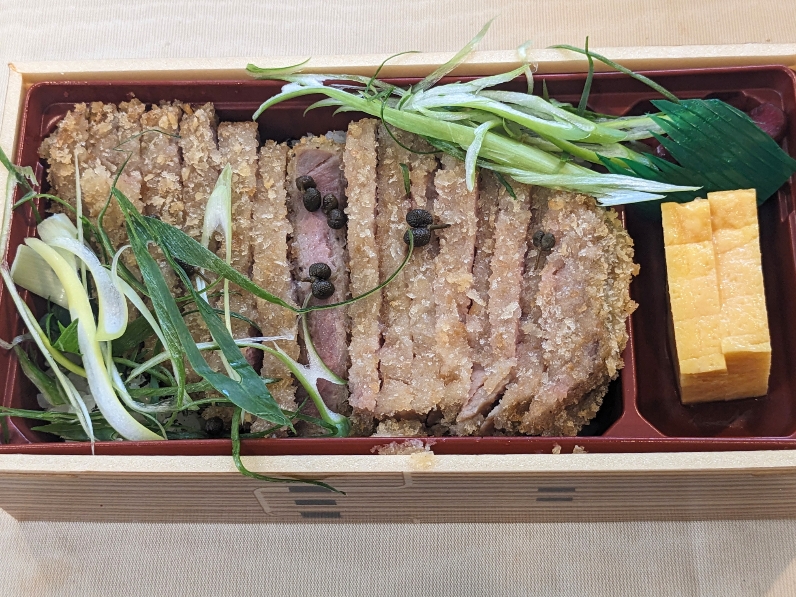 <京都勝牛>テイクアウト 小倉駅周辺の牛カツ--京都勝牛 小倉駅前店