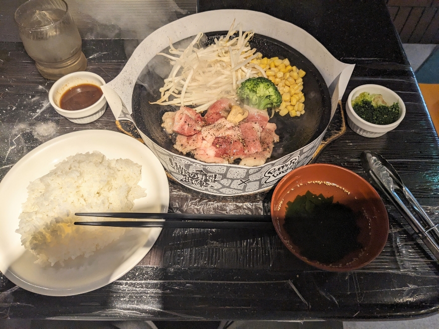 <ペッパーランチ>カルビ焼肉ランチセット 新札幌駅周辺の鉄板焼き--ペッパーランチ 新さっぽろカテプリ店