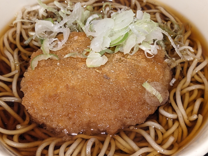 <いろり庵きらく>コロッケそば 駒込駅周辺の立ち食いソバ--いろり庵きらく 駒込