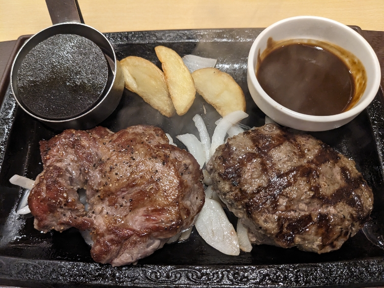 <ステーキガスト>ラウンドステーキ&ハンバーグ 南甲府駅周辺のステーキ&ハンバーグ--ステーキガスト 甲府住吉店