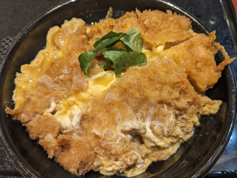 <かつ庵>熟成ロースかつ丼 松本駅周辺のとんかつ--かつ庵 松本なぎさ店